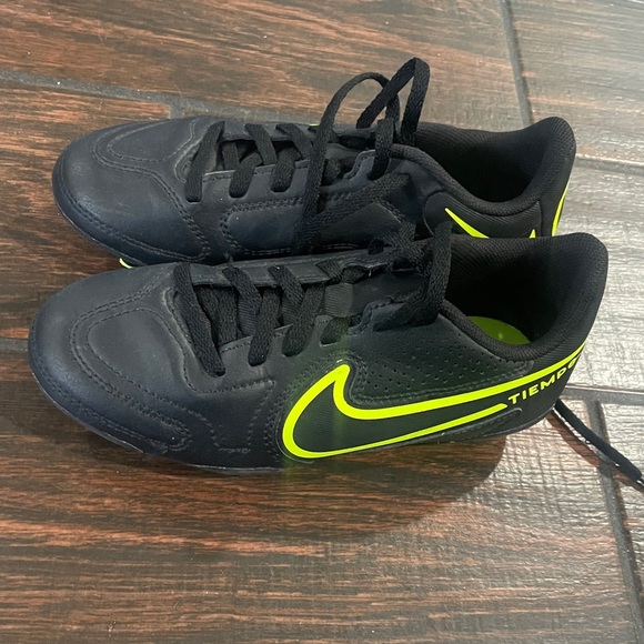 Nike unisex-child Tiempo Legend 9 Club Multi Ground Soccer cleat - Picture 6 of 6